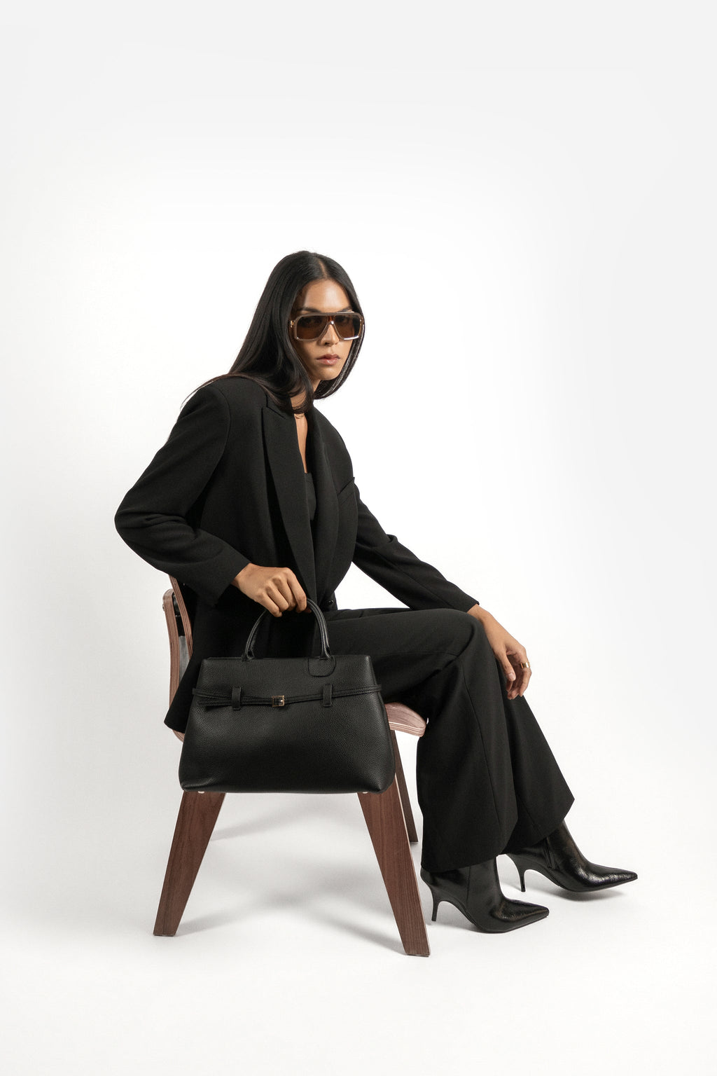 KNUE Ava Shoulder Bag in Black — sleek structured shoulder bag