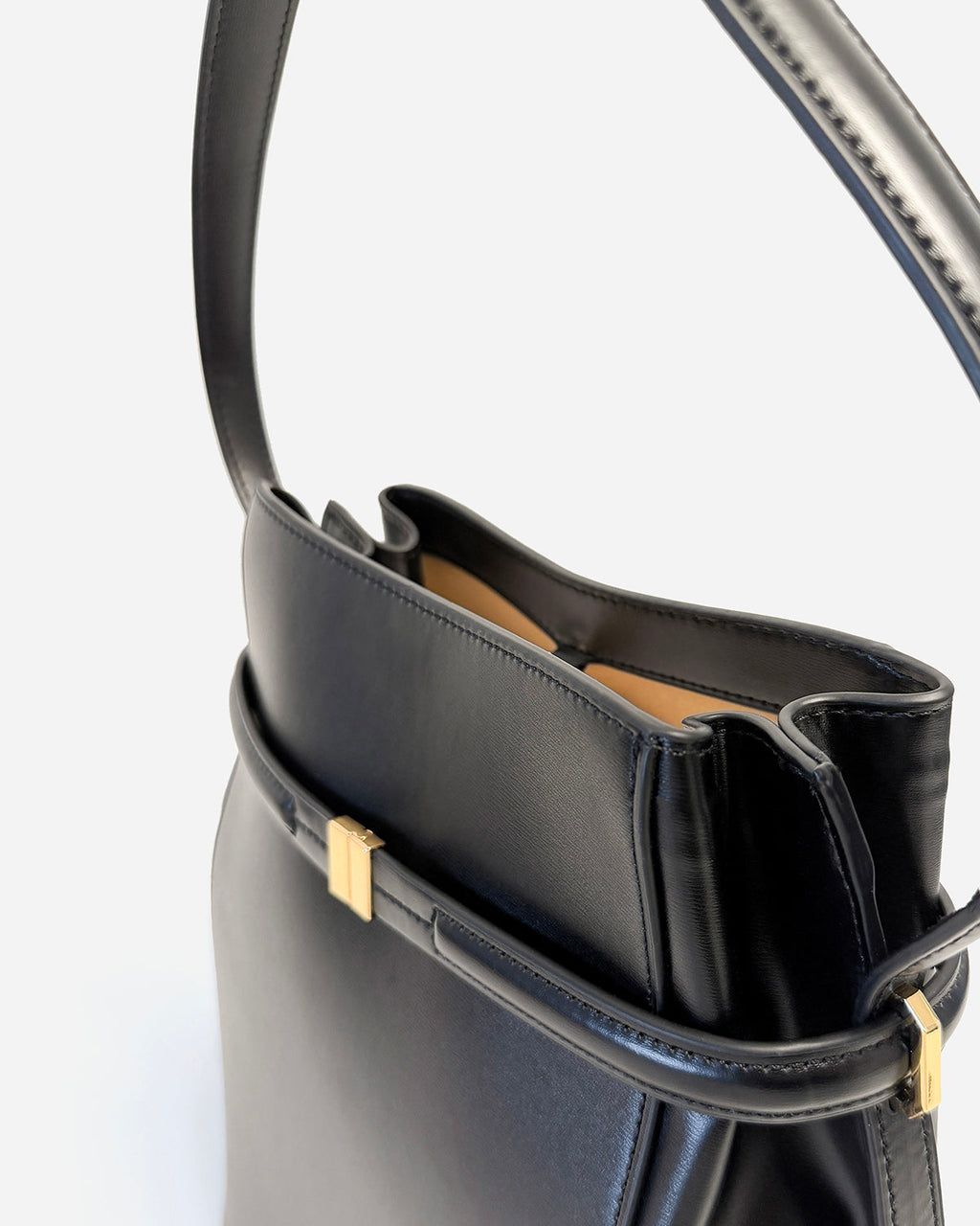 KNUE Vera Tote Bag in Black — structured everyday tote