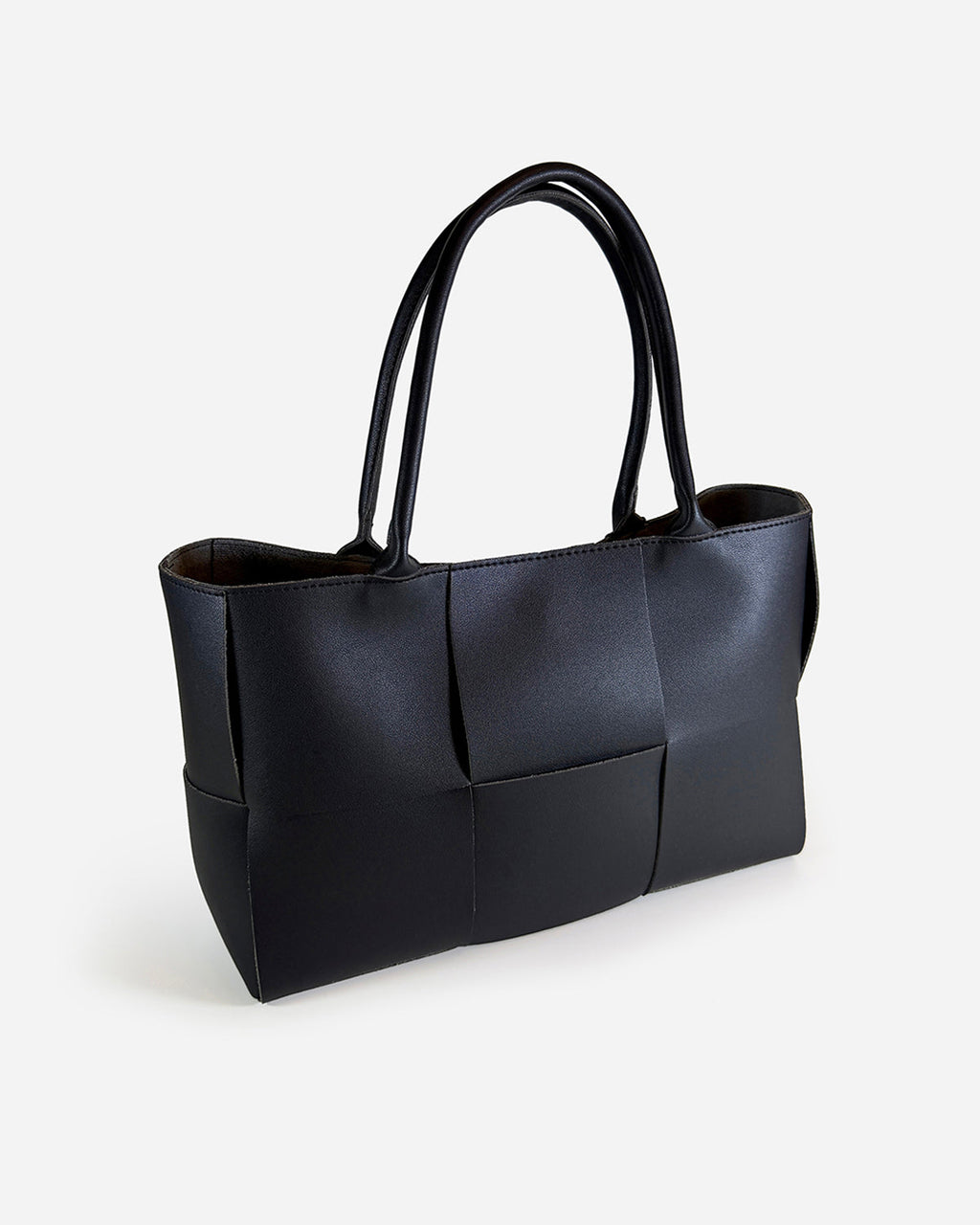 KNUE Isla Tote Bag in Black — spacious everyday tote